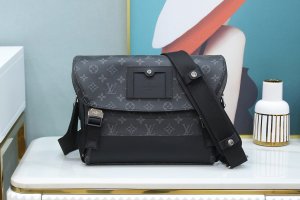 LOUIS VUITTON CROSSBODY BAG black