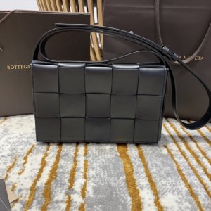 BOTTEGA VENETA CROSSBODY BAG black