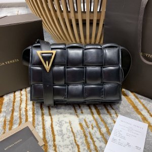 BOTTEGA VENETA HANDBAG black