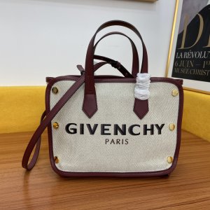 Givenchy Handbag off-white