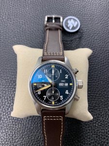 The 41 series IW387903 wristwatch for pilots from all over the world