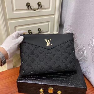 LOUIS VUITTON CLUTCH BAG