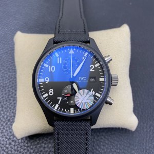 Universal Pilot 44 Series Watch