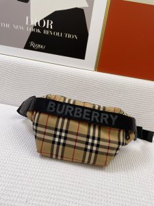 BURBERRY HANDBAG monogram