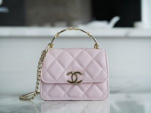 Chanel HANDBAG pink