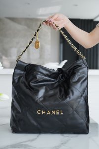 CHANEL HANDBAG Black