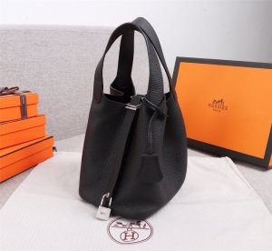 HERMES HANDBAG picotin black