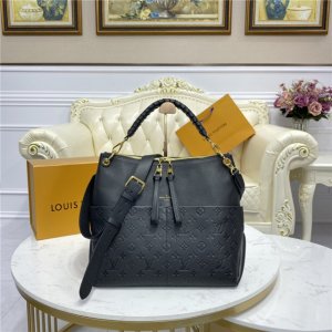 Louis Vuitton Maida Hobo Black