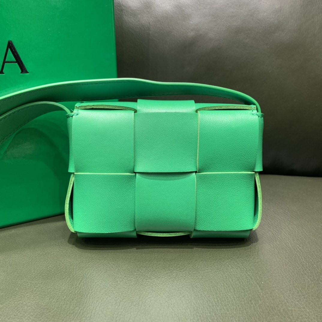 BOTTEGA VENETA CARD WALLET GREEN