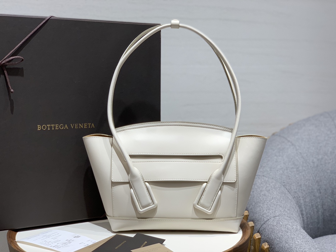 BOTTEGA VENETA HANDBAG white