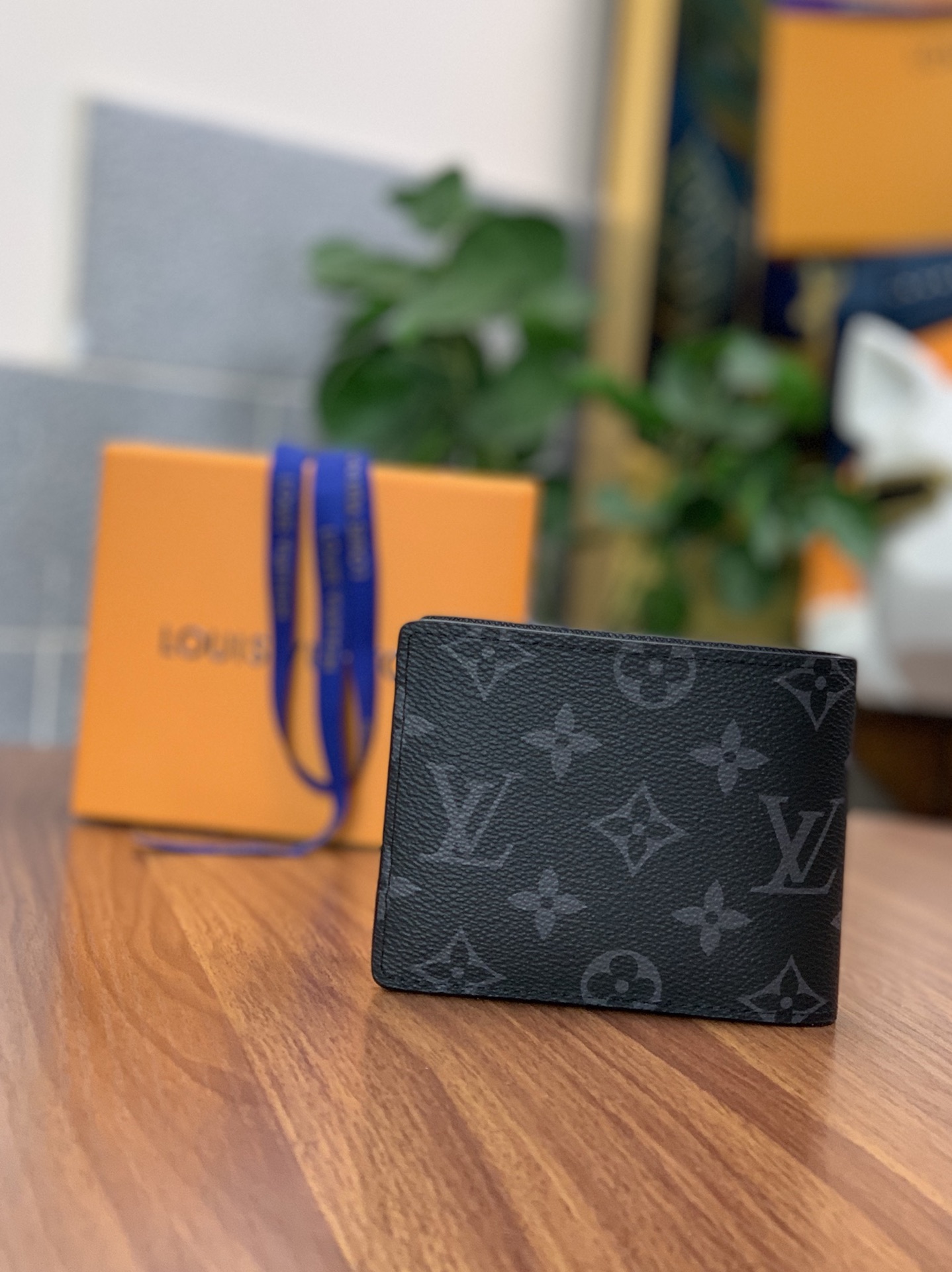 LOUIS VUITTON BLACK MONOGRAM SHORT WALLET