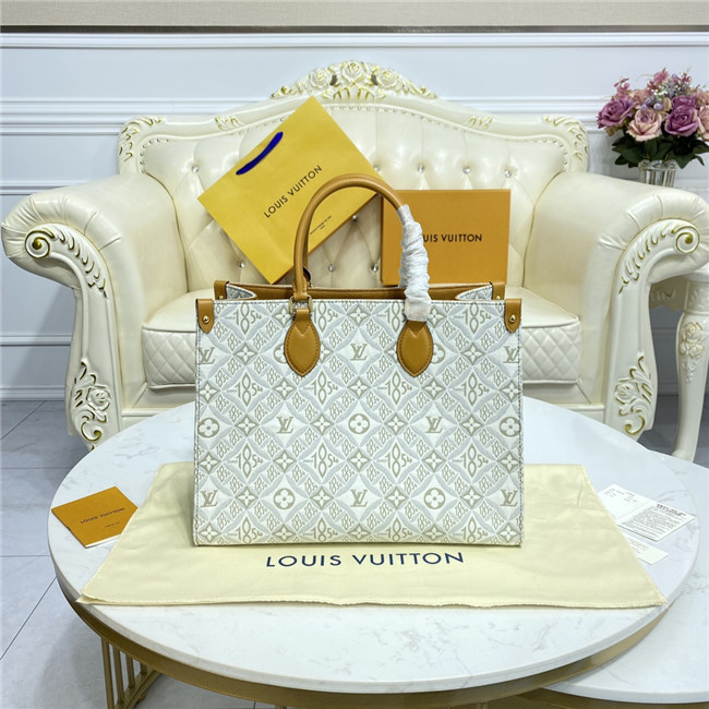 Louis Vuitton OnTheGo MM