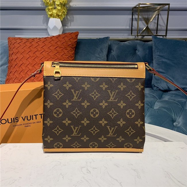 Louis Vuitton Saumur Messenger PM