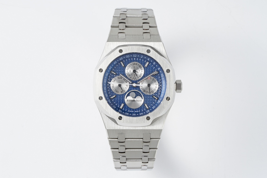 AUDEMARS PIGUET Royal Oak Offshore Multi-Function Watch