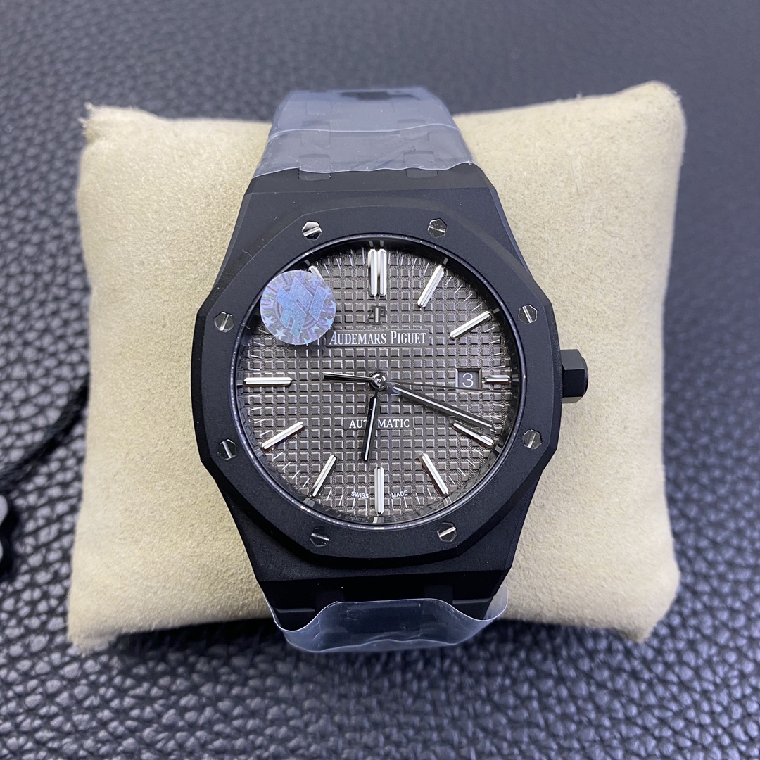 The Audemars Piguet Royal Oak 15500ST.OO.1220ST.04 watch