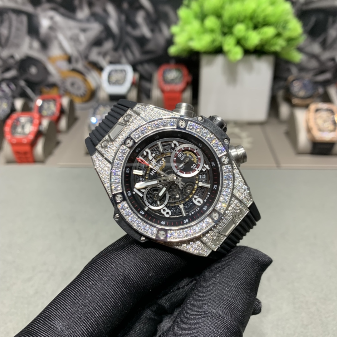 Hublot BIG BANG series wristwatch