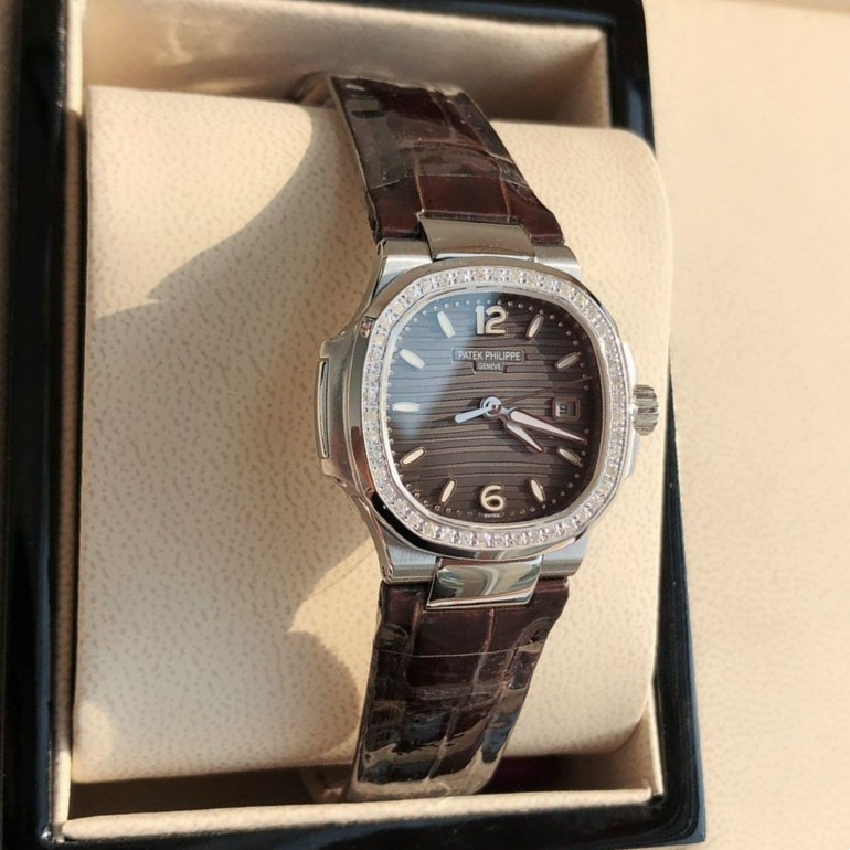 Patek Philippe Nautilus 7010R Quartz Gold Watch