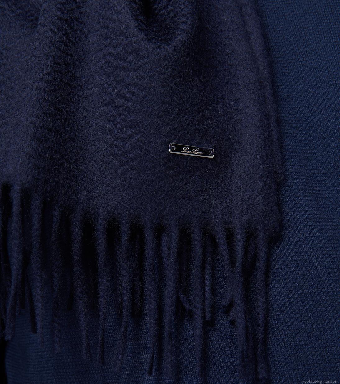 Loro PianaLarge cashmere scarf