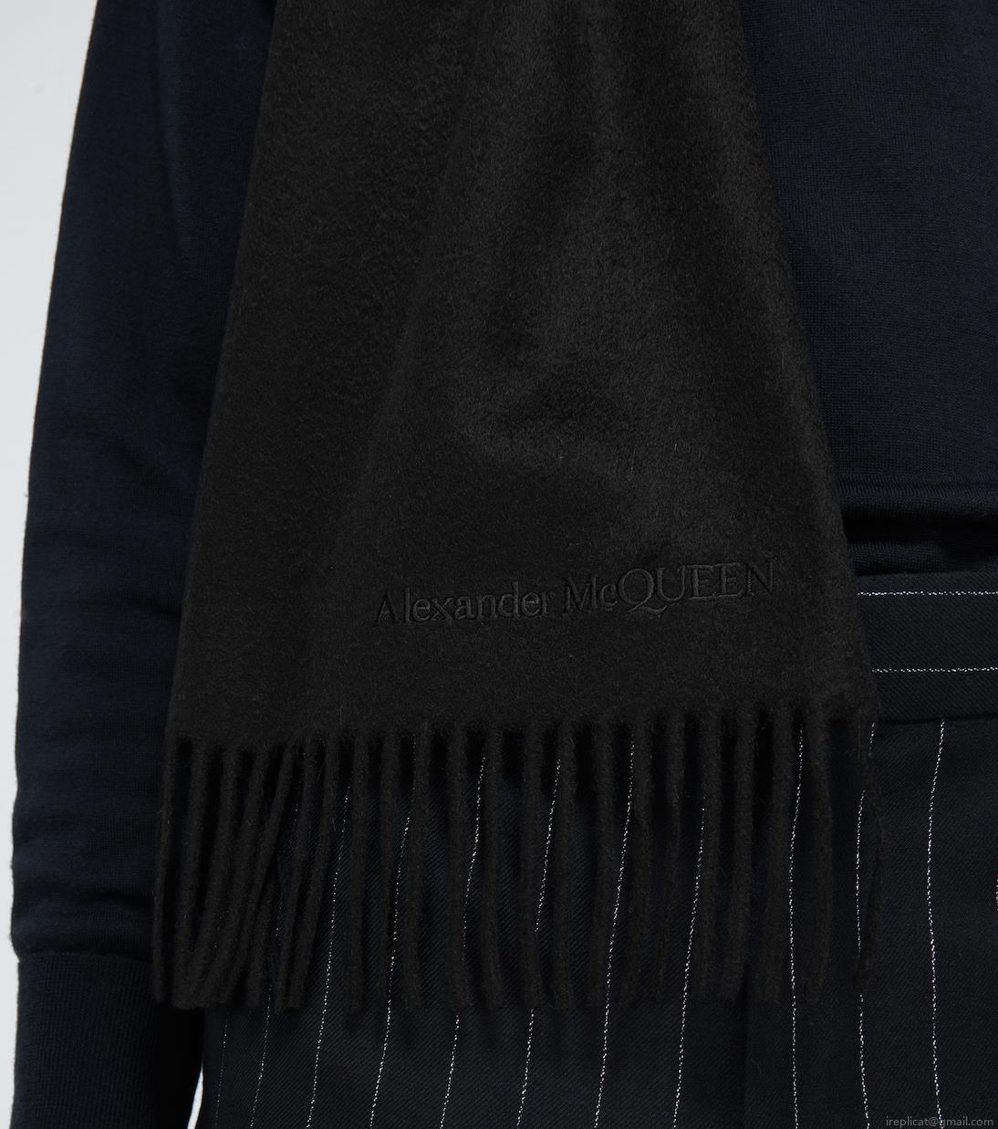 Alexander McQueenFringed cashmere scarf