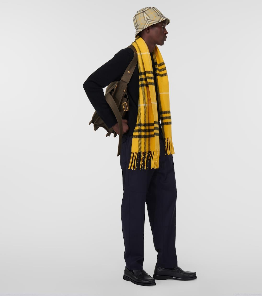 BurberryBurberry Check wool and cashmere scarf