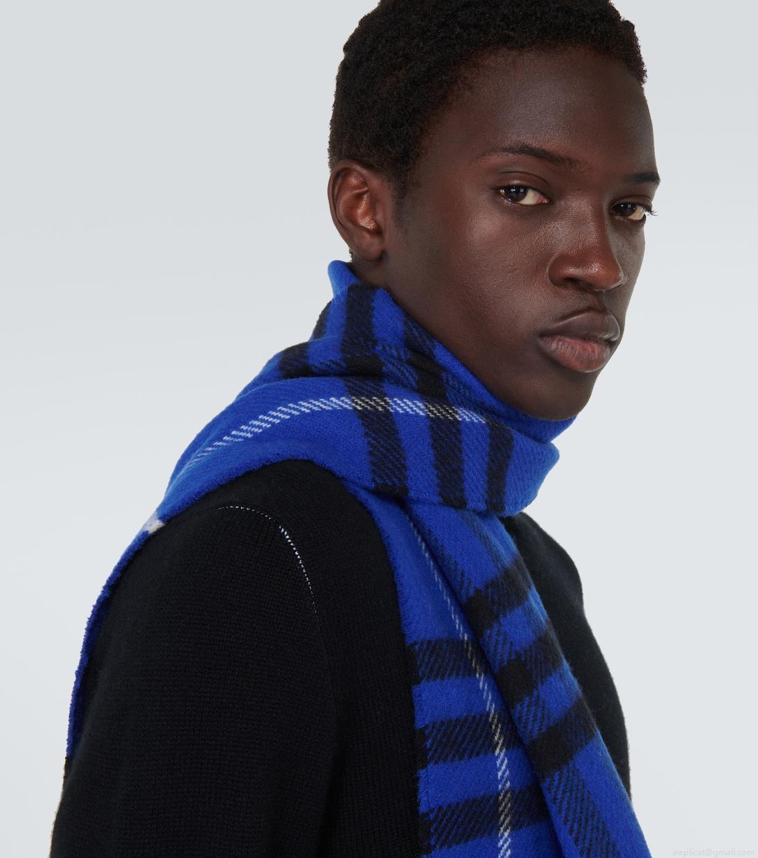 BurberryBurberry Check wool and cashmere scarf