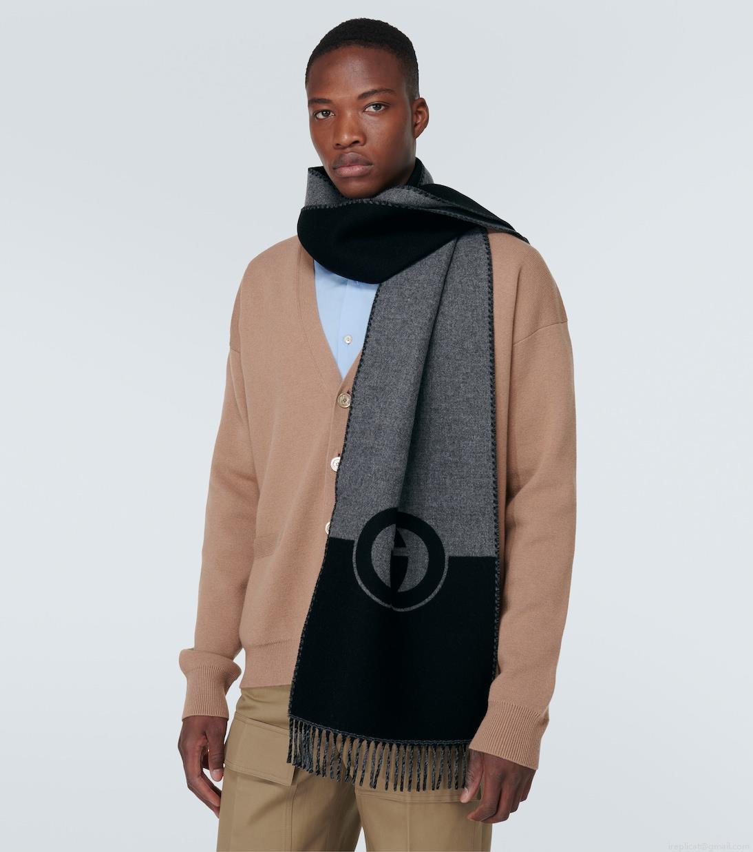 GucciInterlocking G wool and cashmere scarf