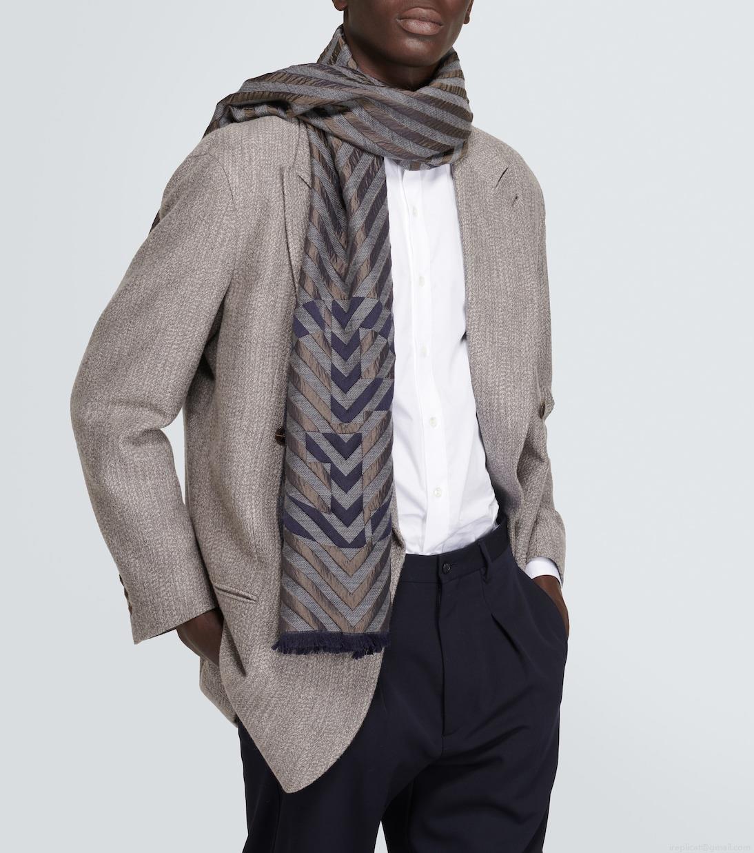 Giorgio ArmaniLogo chevron wool and cashmere-blend scarf