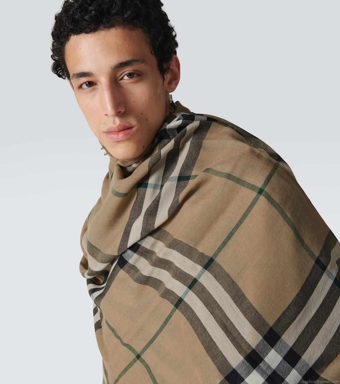 BurberryWool scarf