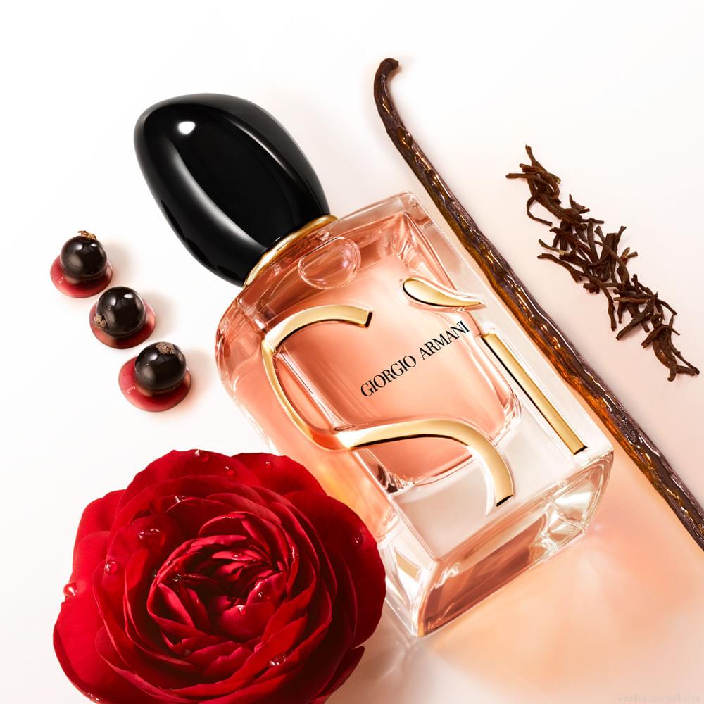 Kit Perfume Giorgio Armani Sí Intense Eau de Parfum Feminino 100 ml + Miniatura 15 ml + Loção 50 ml