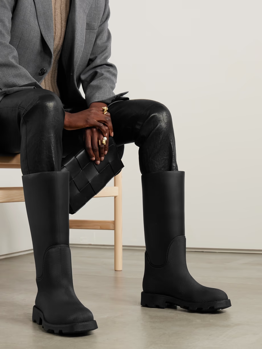 Rubber knee boots