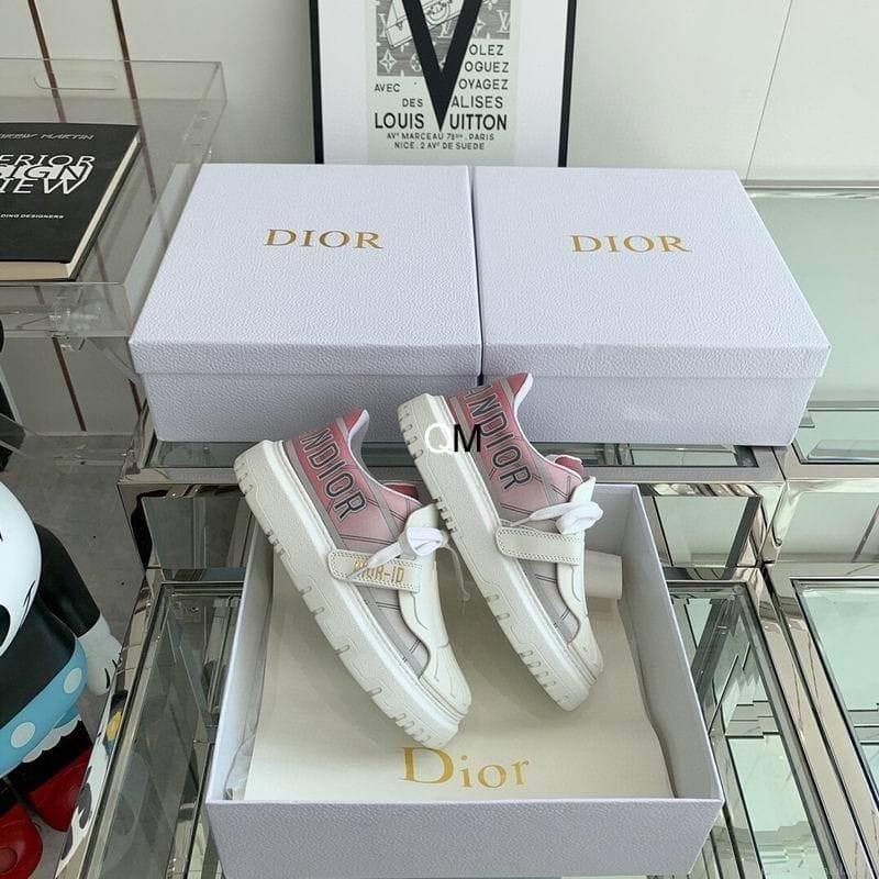 Dior low cut Women Ts Dior052102 sz35-40OM