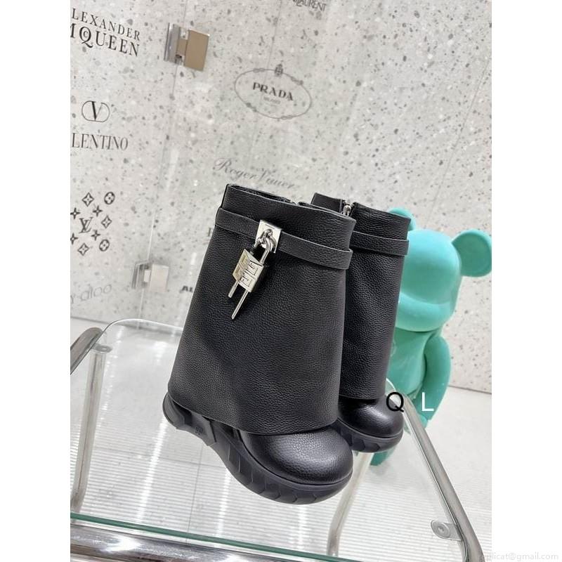 Givenchy short boots Woman Ts Givenchy sz35-40 3C LL0805