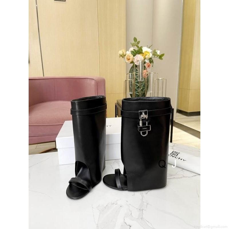 Givenchy short boots Woman Ts Givenchy sz35-40 2C XJ0701