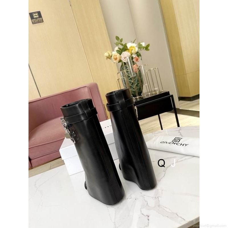 Givenchy short boots Woman Ts Givenchy sz35-40 2C XJ0701