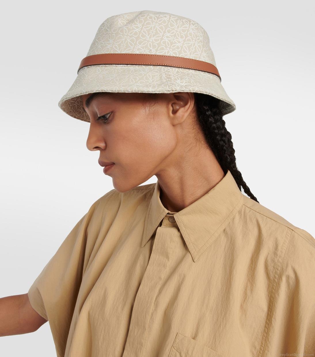 LoeweAnagram bucket hat