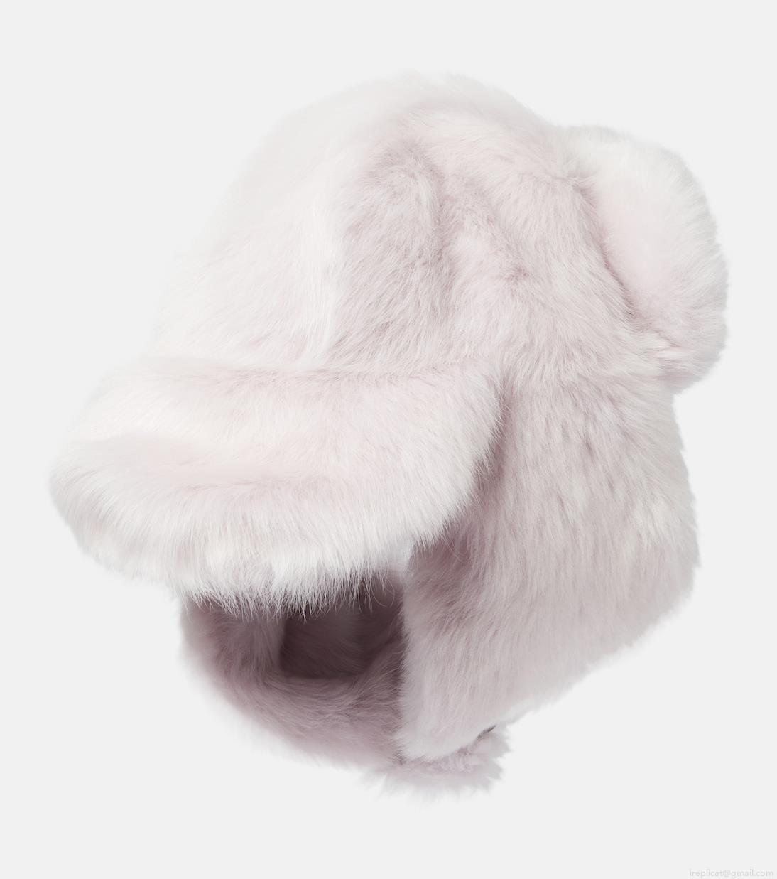 BurberryShearling hat