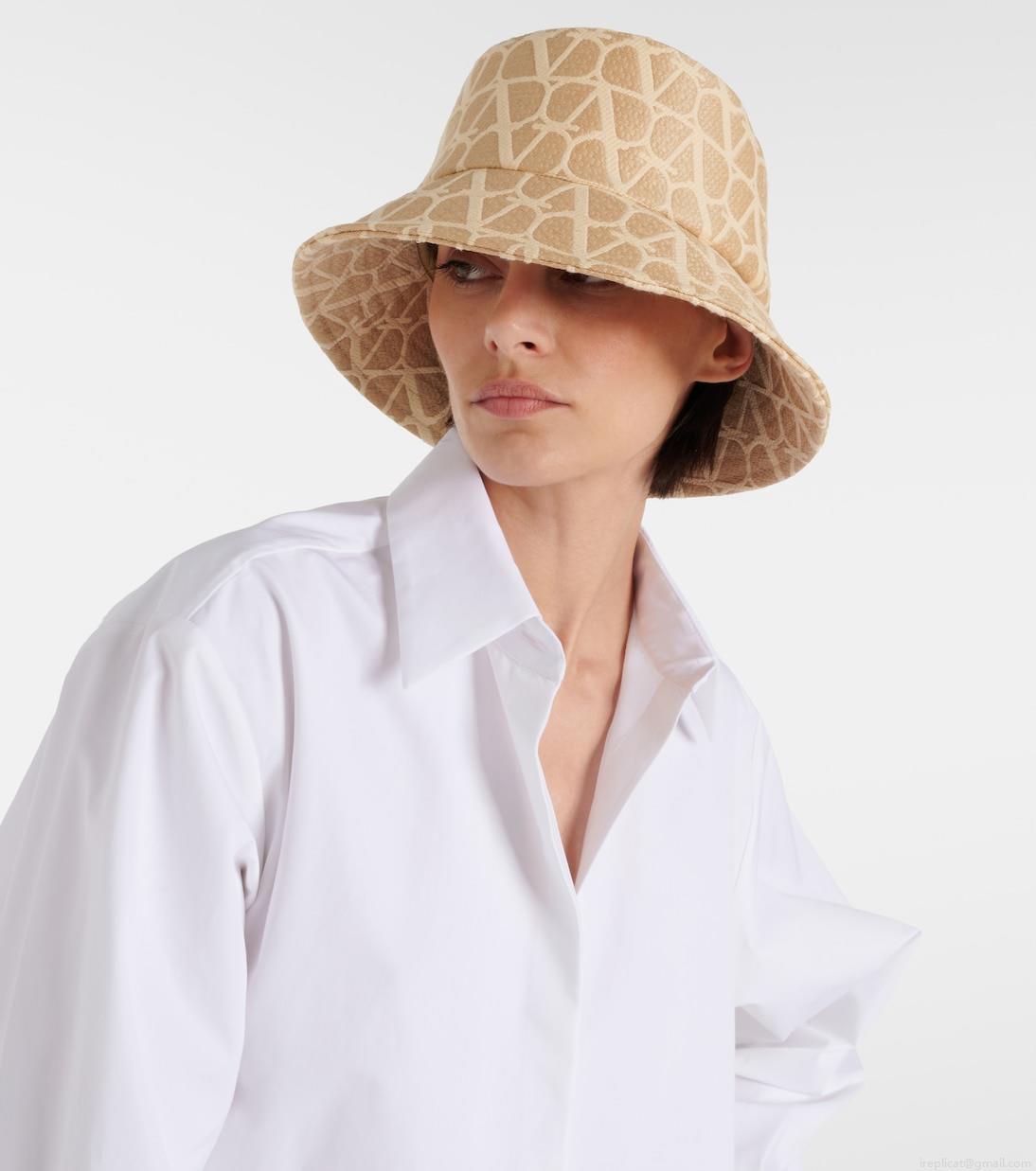 ValentinoToile Iconographe bucket hat