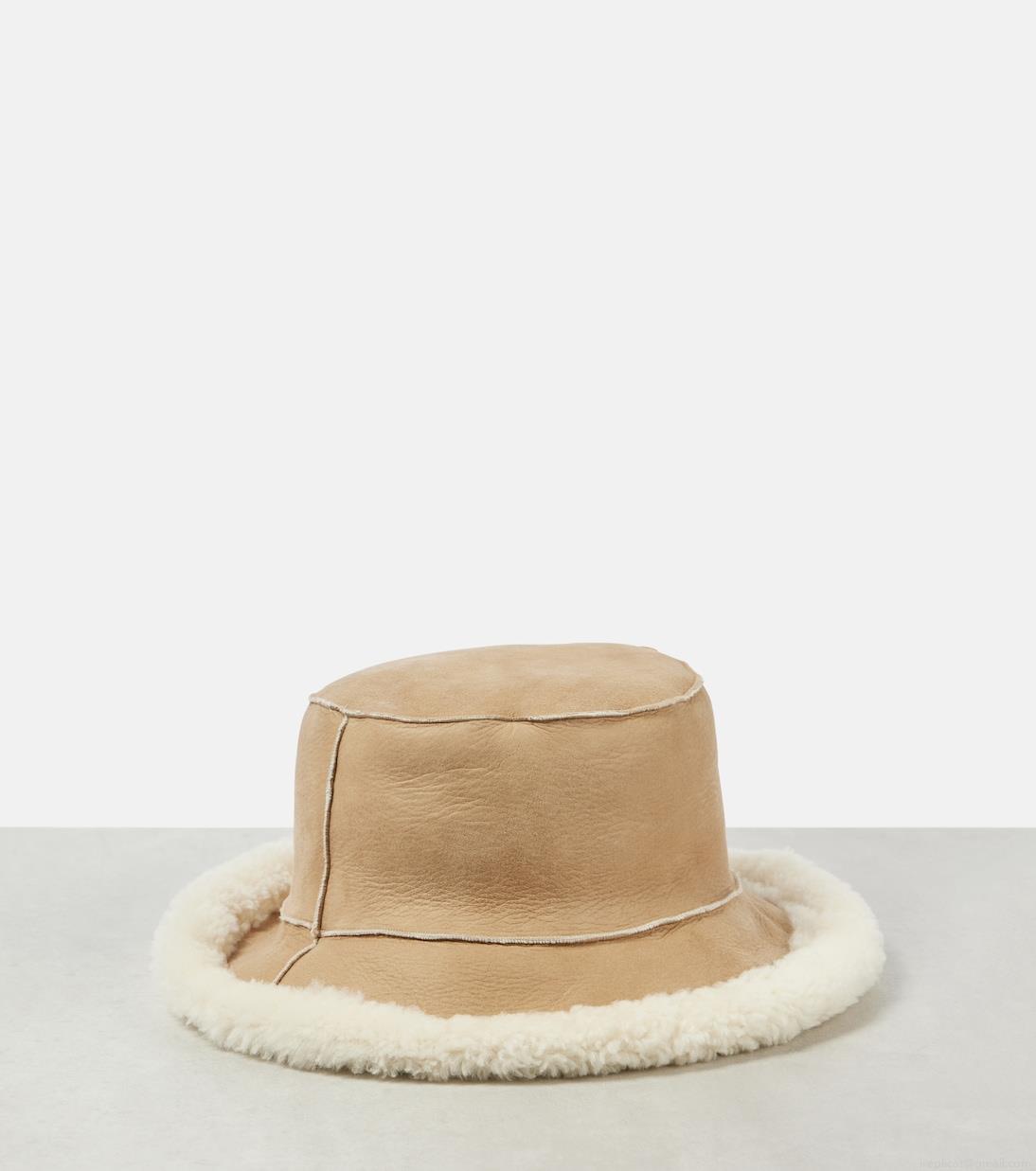 Brunello CucinelliReversible shearling bucket hat