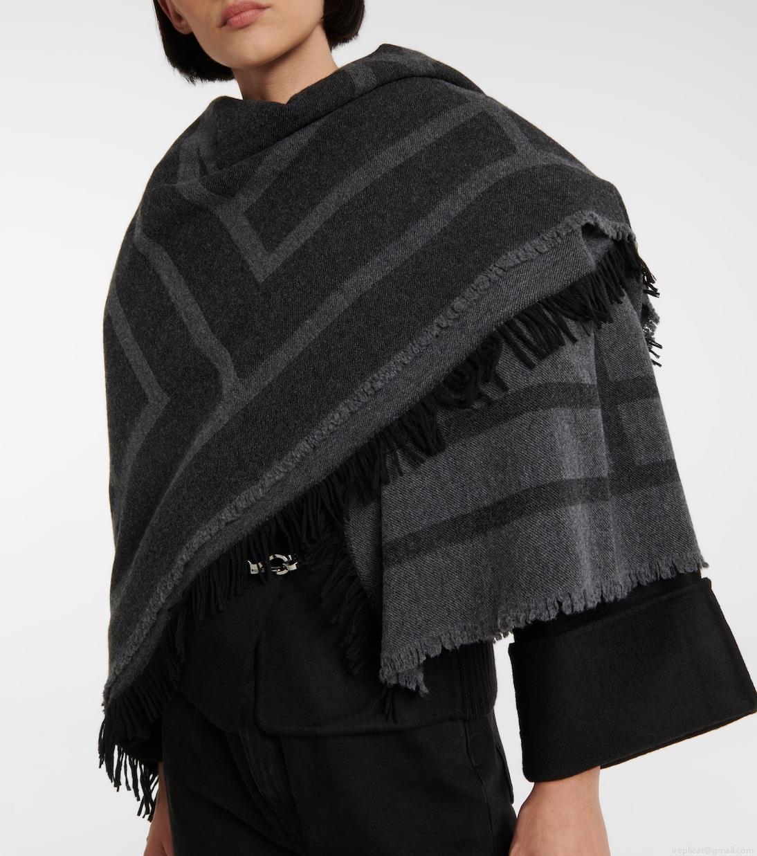 TotemeLogo wool and cashmere scarf