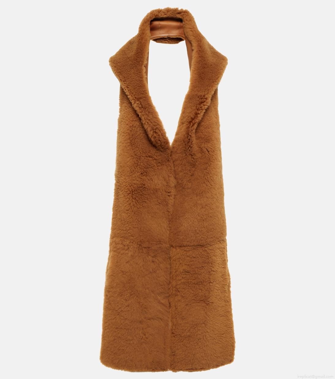 Loro PianaHooded shearling scarf