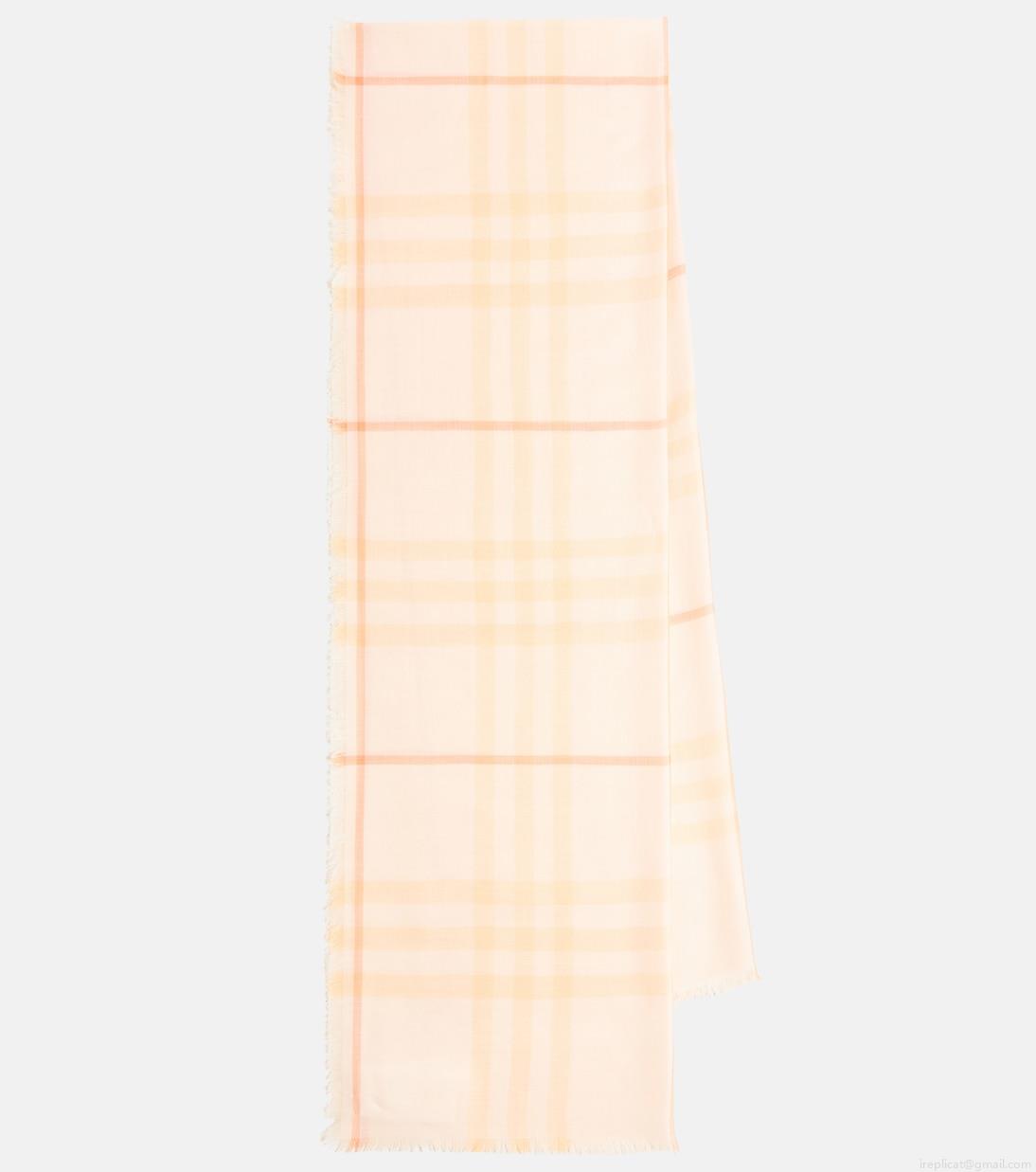 BurberryBurberry Check wool and silk scarf