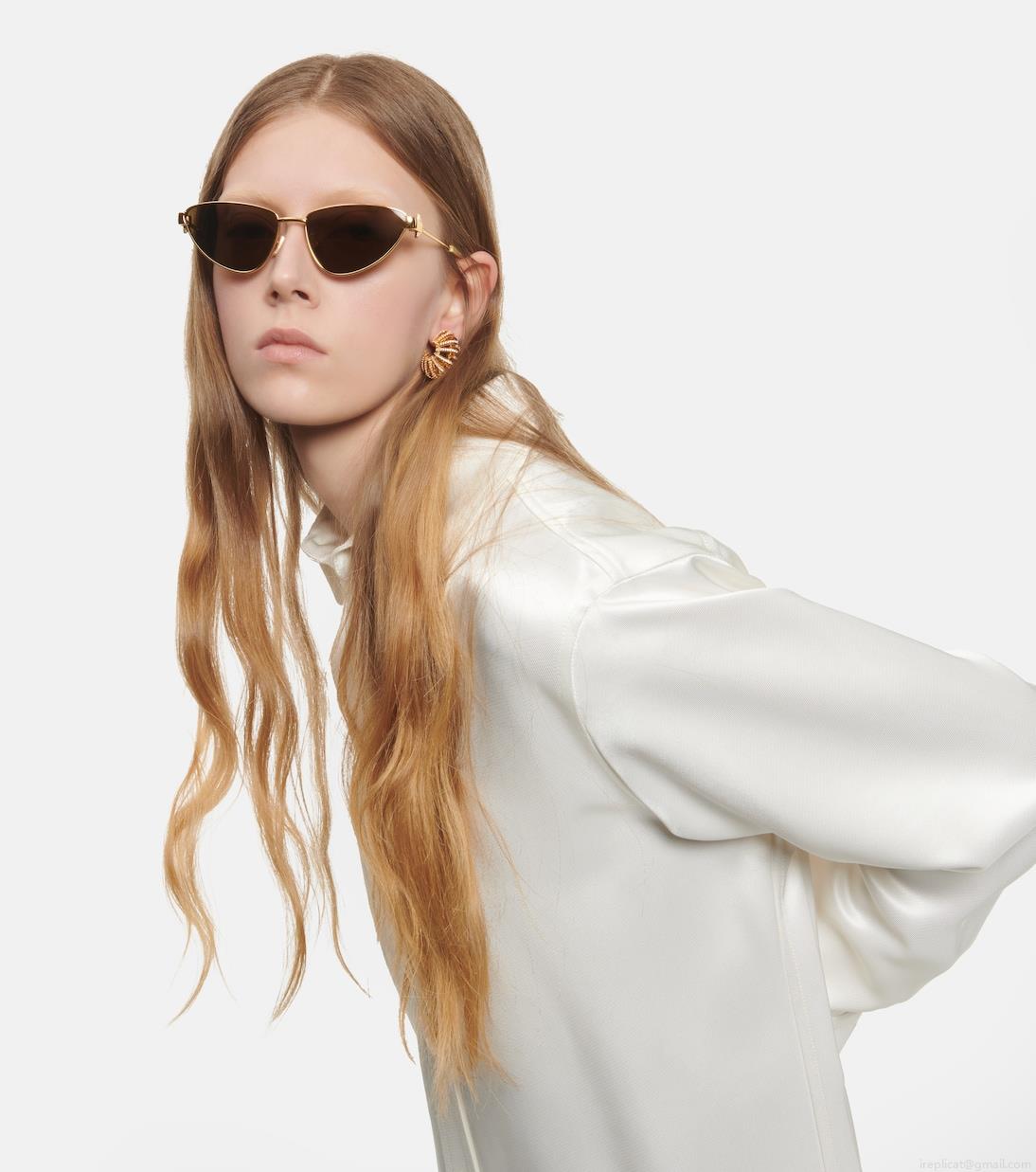 Bottega VenetaTurn cat-eye sunglasses