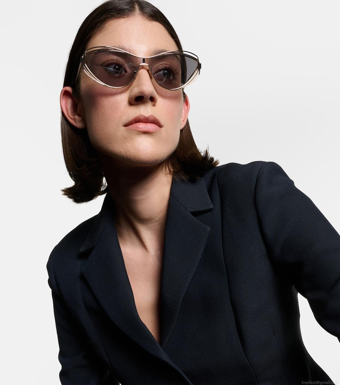 Dior EyewearFilDior M1U cat-eye sunglasses